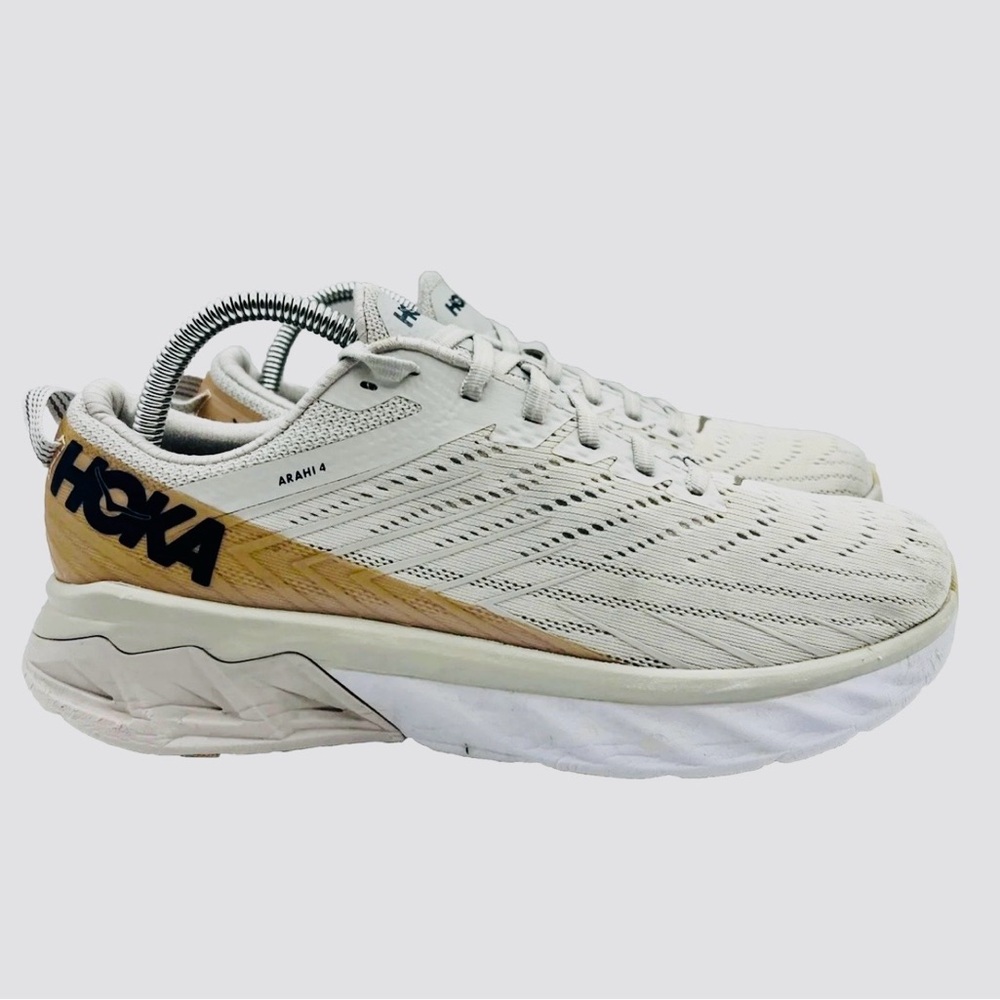 Hoka NWT~ Sz 8: Arahi 4 Lightweight Running Shoes in Beige and Tan